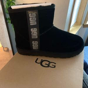New Black mid ugh boots